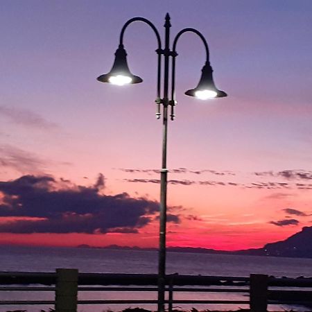 Azzurra casa vacanza Ventimiglia Kültér fotó